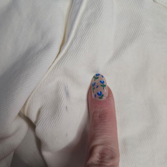 Silver Jeans White 32/27 Suki Straight Leg Brand new with tag but one small spot - Picture 5 of 5